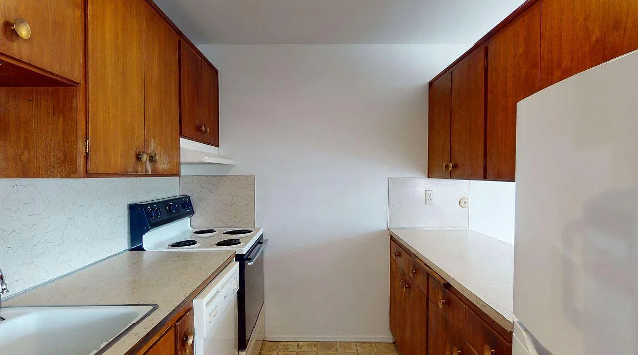 Contemporary House — Photo 1