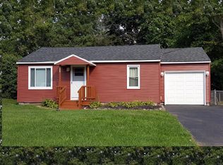 202 Edden Ln, North Syracuse, NY 13212