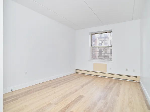 304 West 117th Street image 9 of 17