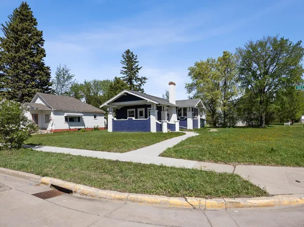 12 2nd St E, Ada, MN 56510