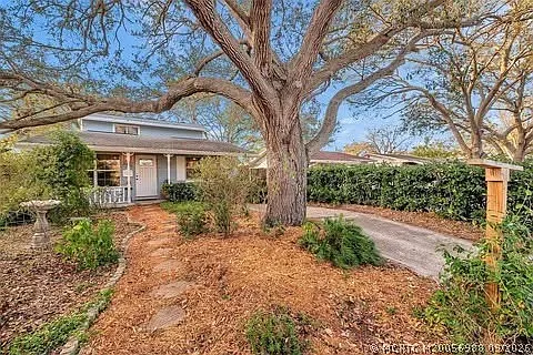 3 bed, 2.0 bath, 1755 sqft, $1,817 — Photo 2