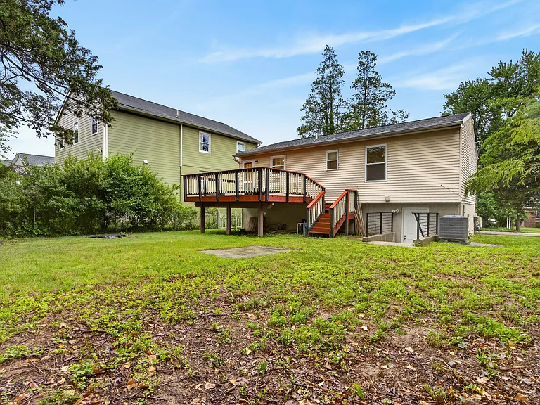 322 Howard Ave — Photo 33