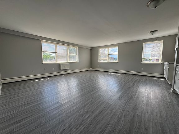 2nd image of 30 Gillette St #F5