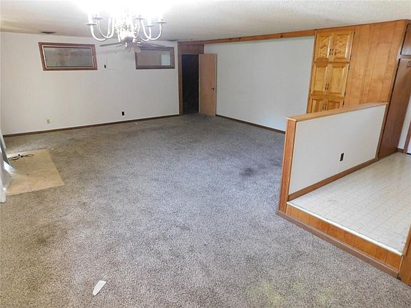 5th image of 529 Hobson Pl