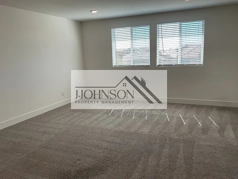 1160 Richardson Rd — Photo 4