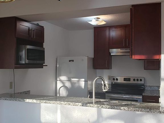 5th image of 3233 NE 12th St