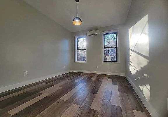 3rd image of 1148 Rogers Ave #2B