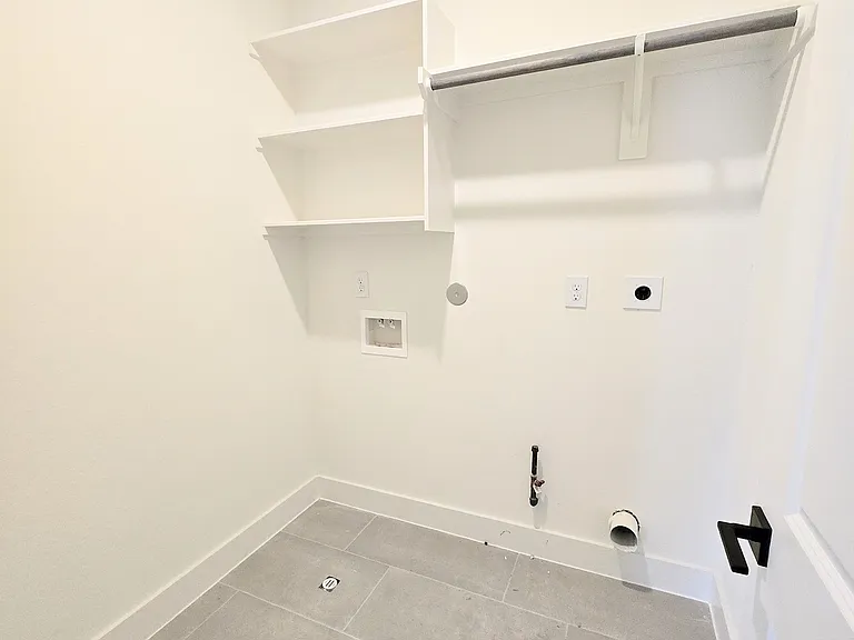 2706 Nagle St — Photo 41