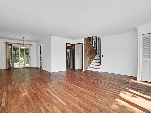 4th image of 162 Pembrook Dr