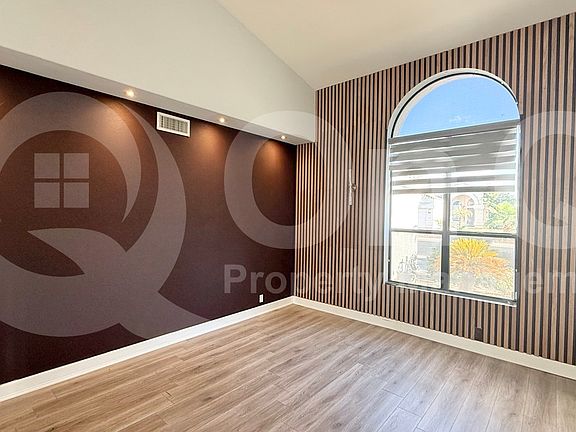 3rd image of 4028 W Blackhawk Dr