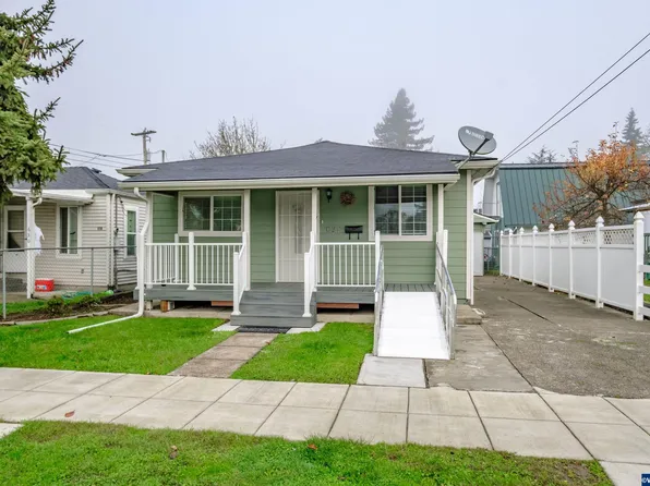 620 C St, Independence, OR 97351