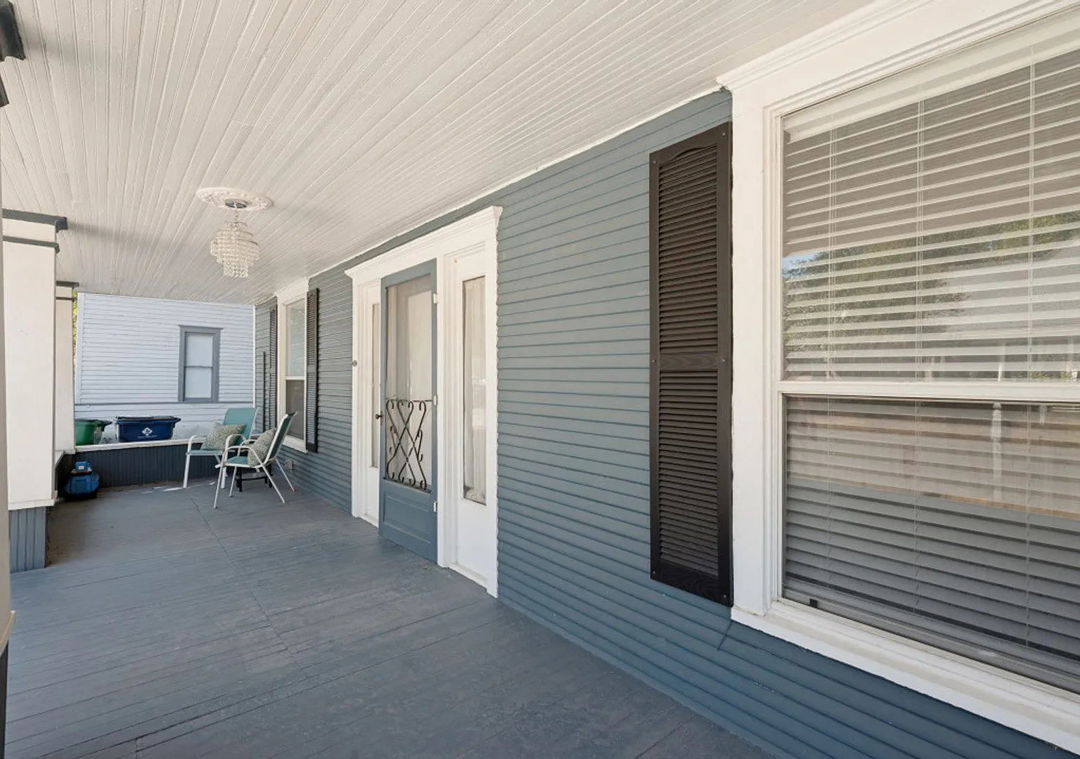 415 W Franklin — Photo 2