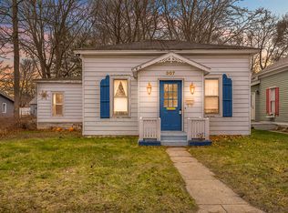 307 N Robert St, Ludington, MI 49431