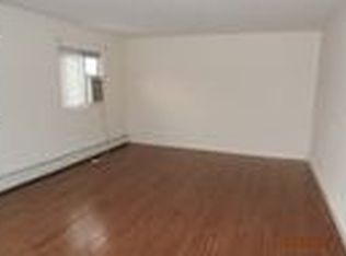 1 Quebec Rd, Island Park, NY 11558