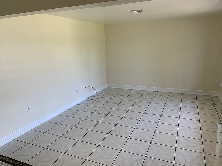 1329 Shelby Pkwy — Photo 8