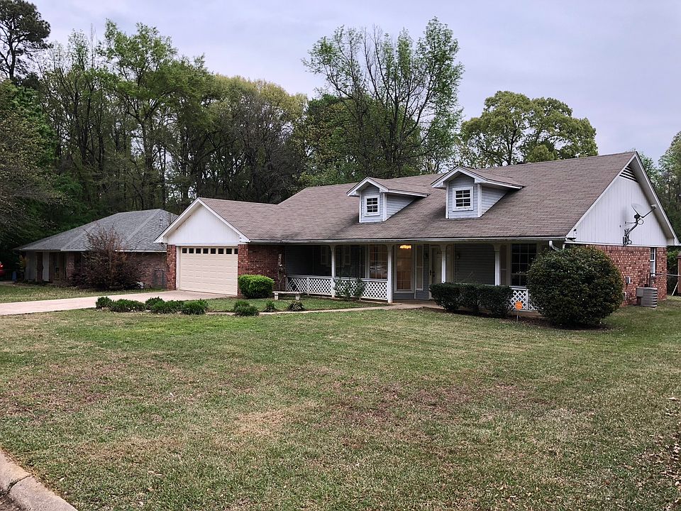 2nd image of 304 Jeffrey Ln