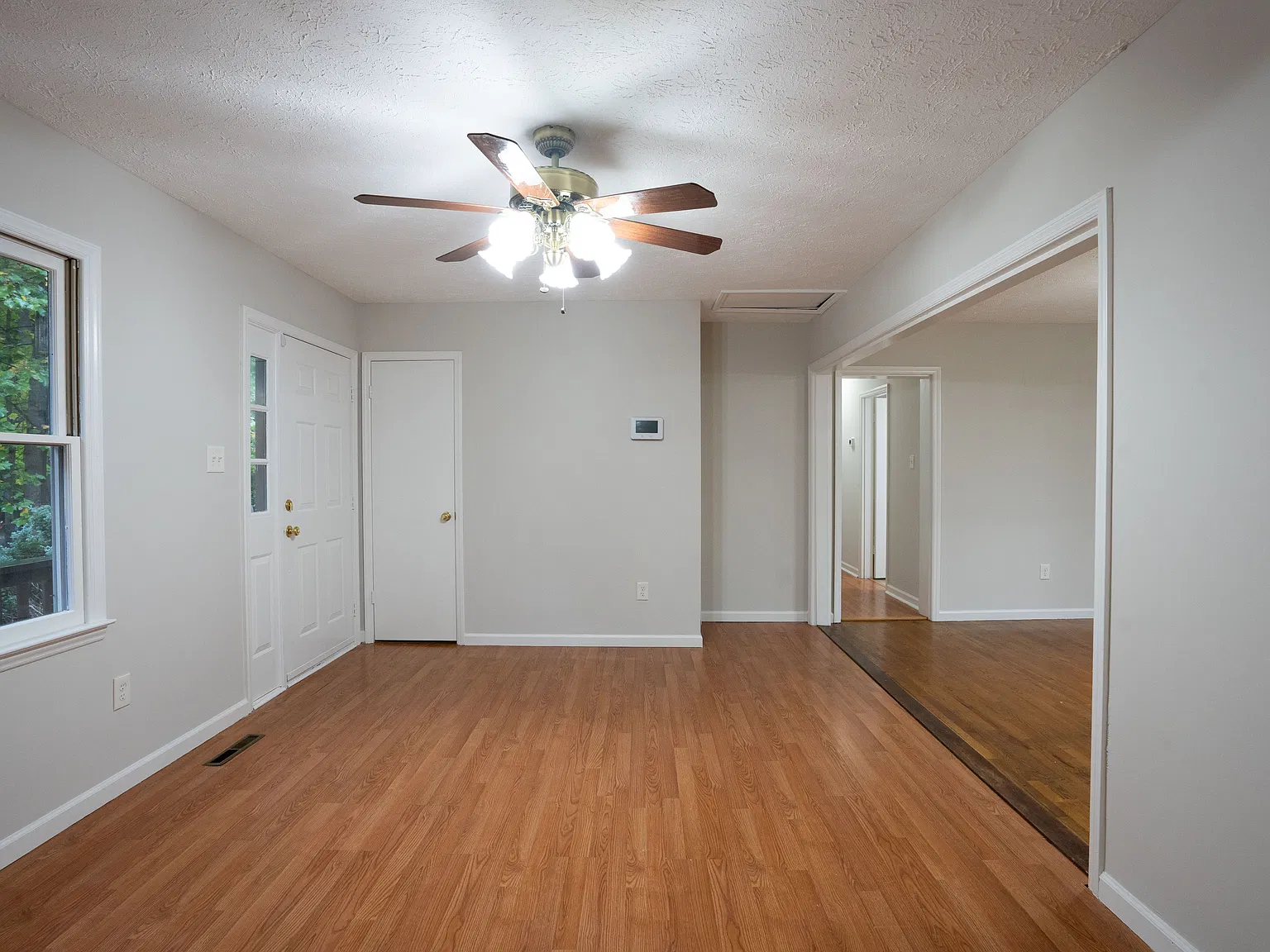 3 bed, 1344 sqft, $2,300 — Photo 4