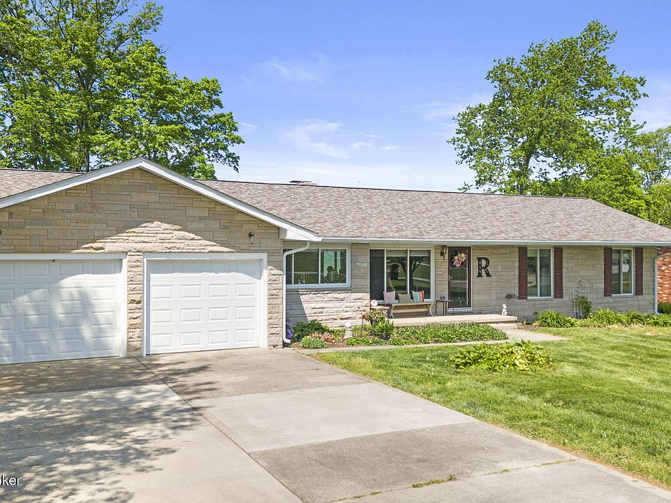 1st image of 449 Riverview Dr
