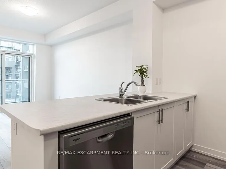 470 Dundas St E #326 — Photo 10