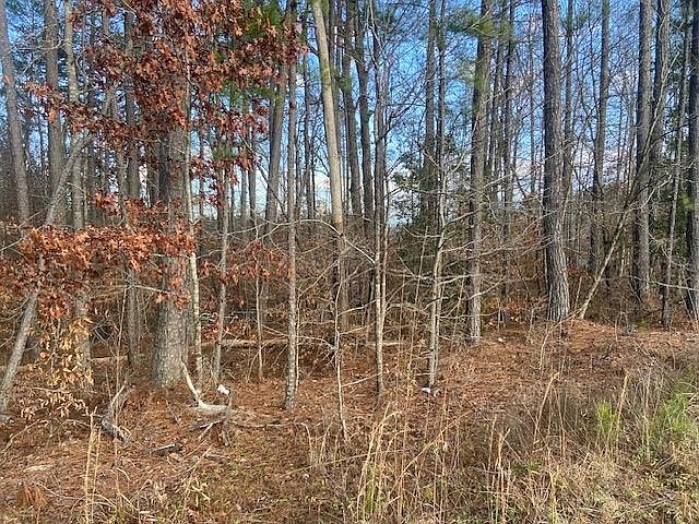 2nd image of 412 Green River Rd