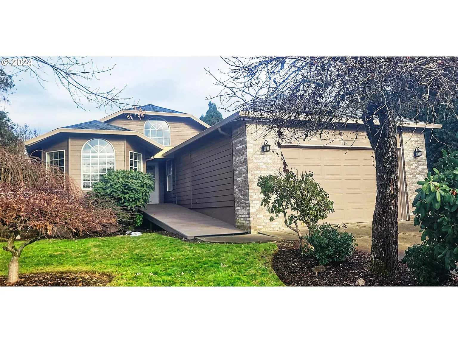1915 Rhododendron Dr photo 1