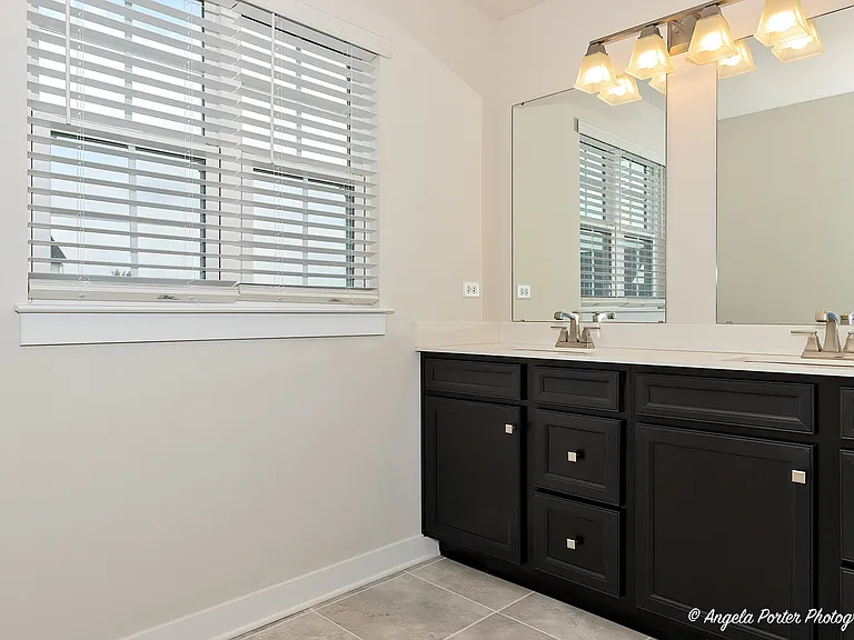 Modern Bathroom Oasis