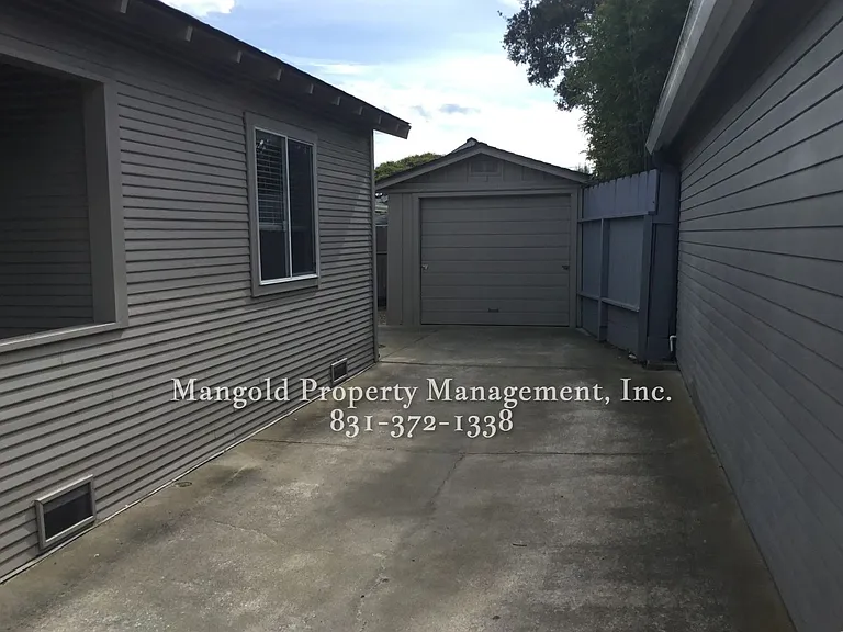 415 Wood St — Photo 8