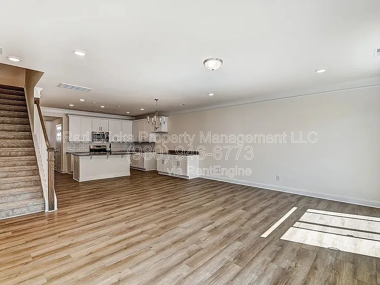 4023 Black Ct — Photo 7