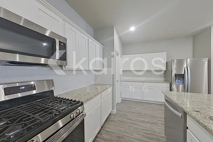 4 bed, 2.0 bath, 2125 sqft, $2,325 — Photo 2