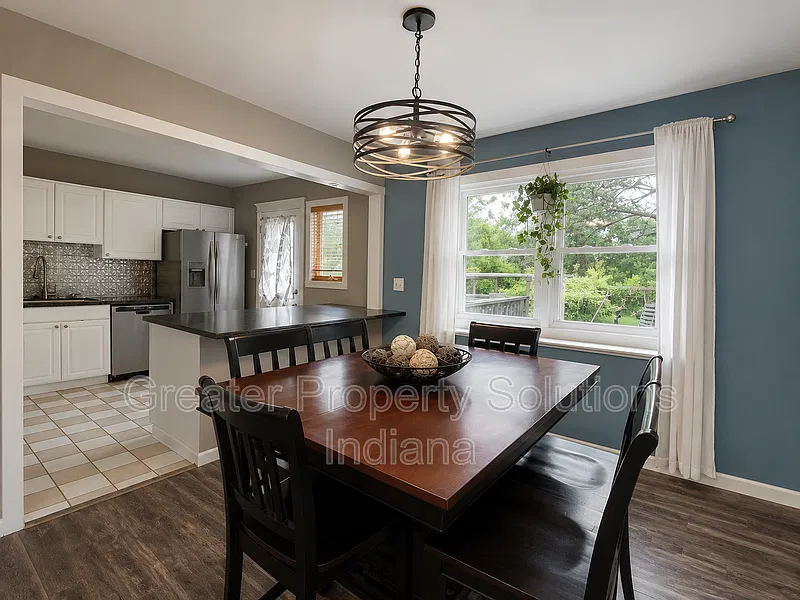 3 bed, 2.0 bath, 1636 sqft, $2,450 — Photo 4