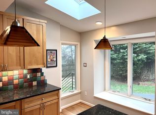 6415 Hollins Dr, Bethesda, MD 20817