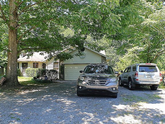 5th image of 407 Greenland Ln
