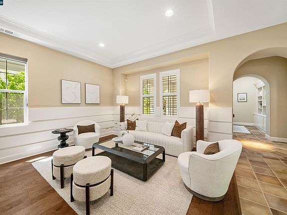 4th image of 5325 Pembroke Way