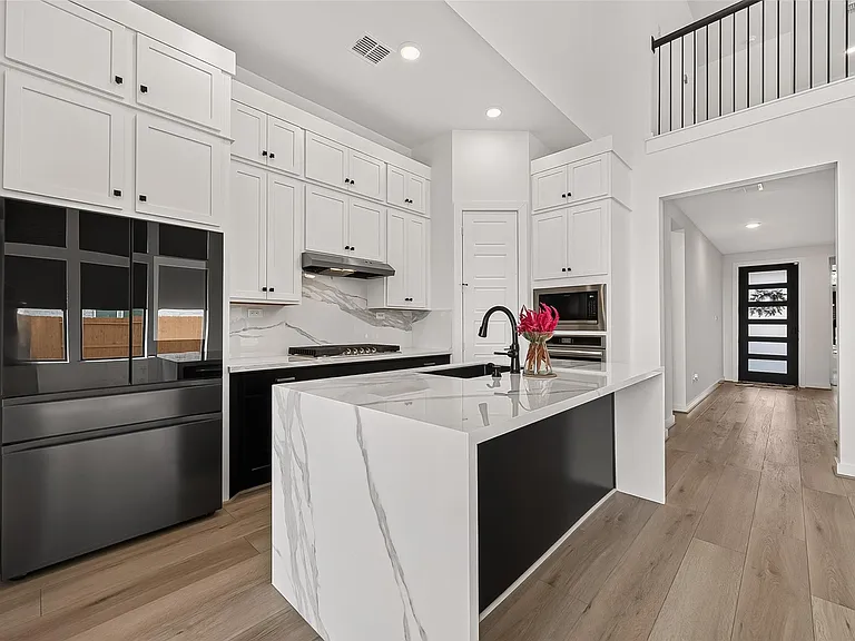 29746 Bur Creek Ln — Photo 21