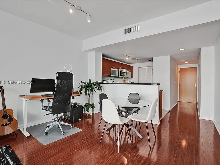 253 NE 2nd St #3304 — Photo 7
