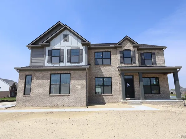 61717 Hevel Ln, Washington, MI 48094