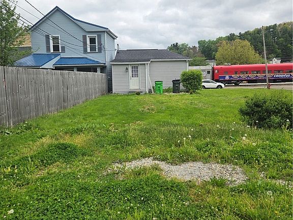 2nd image of 318 Bank St