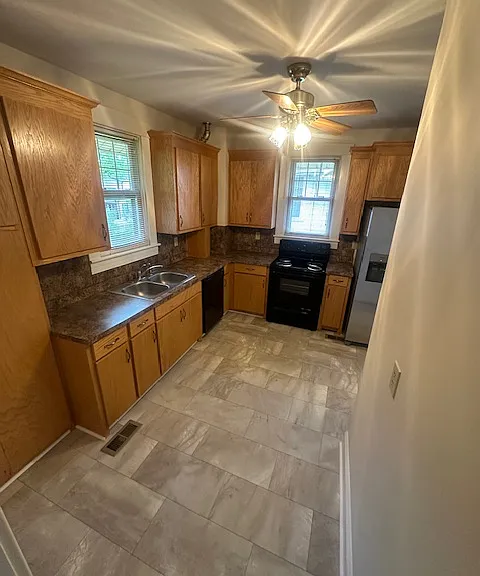 312 College Ave — Photo 6