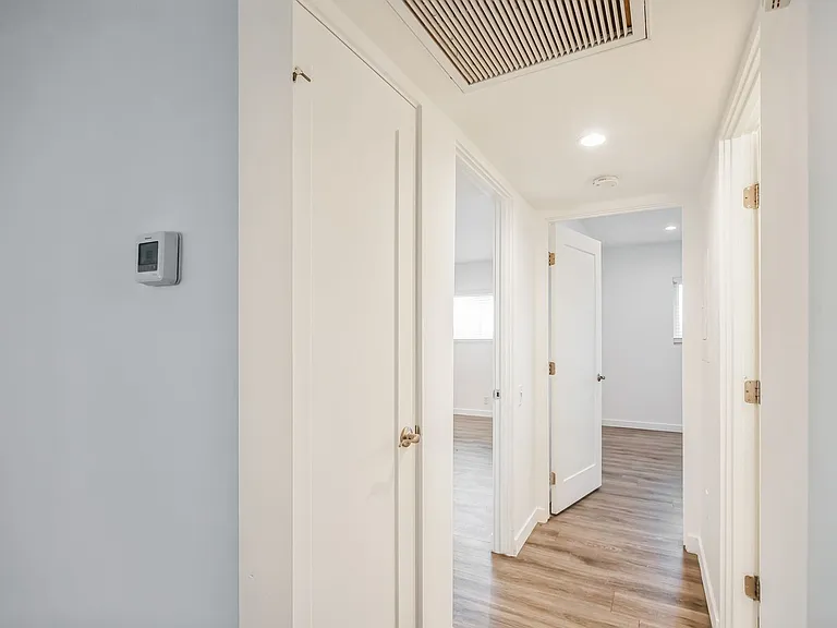 671 S. Riverside Drive — Photo 18
