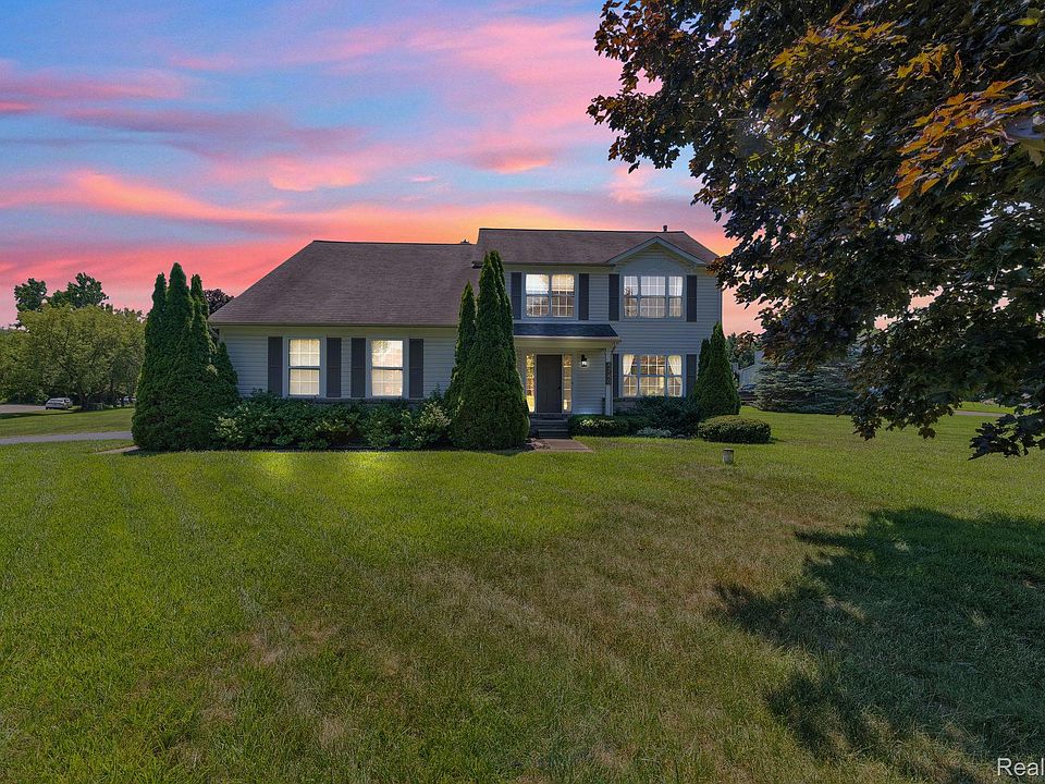1st image of 4740 Fox Chase Dr