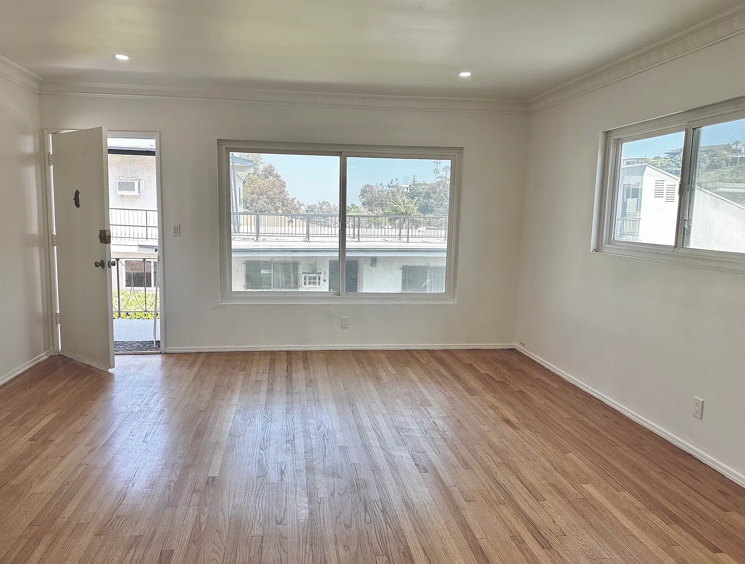 1 bed, 900 sqft, $2,150 — Photo 2