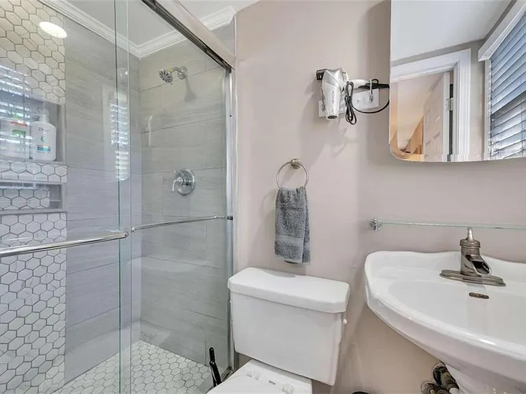 5005 Maryland Dr NW — Photo 19