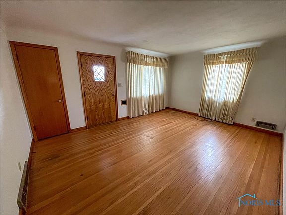 3rd image of 3601 Dean Ave