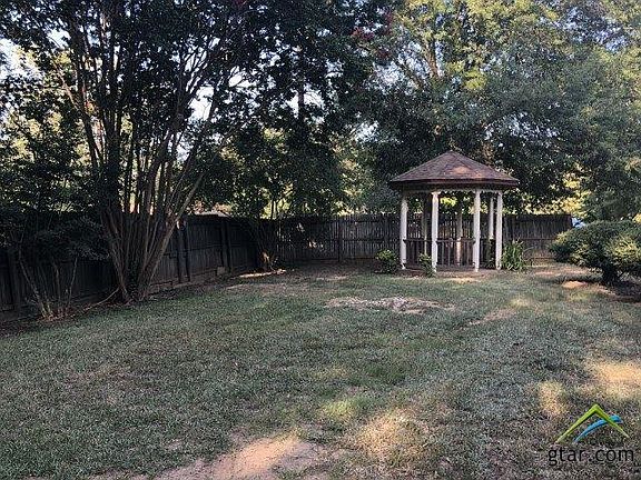 3rd image of 115 Sherry Dr