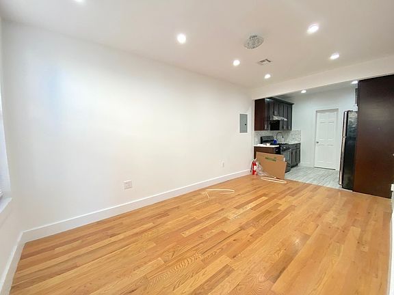 4th image of 218 Stockholm St #2FF
