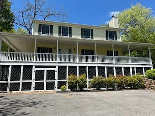 71 Hotel Ln Photo 1