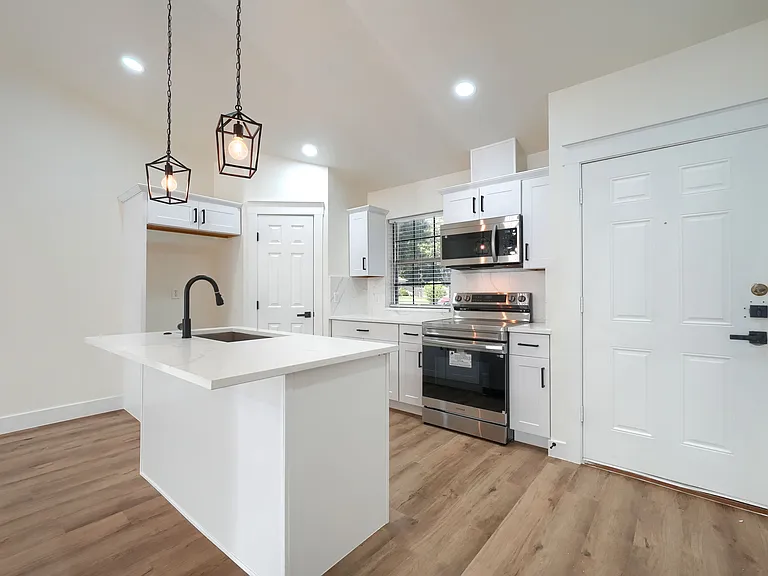 7009 Moss Rose Ct — Photo 4