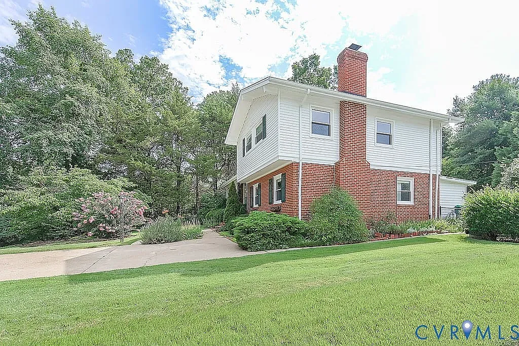 3 bed, 1738 sqft, $2,450 — Photo 1