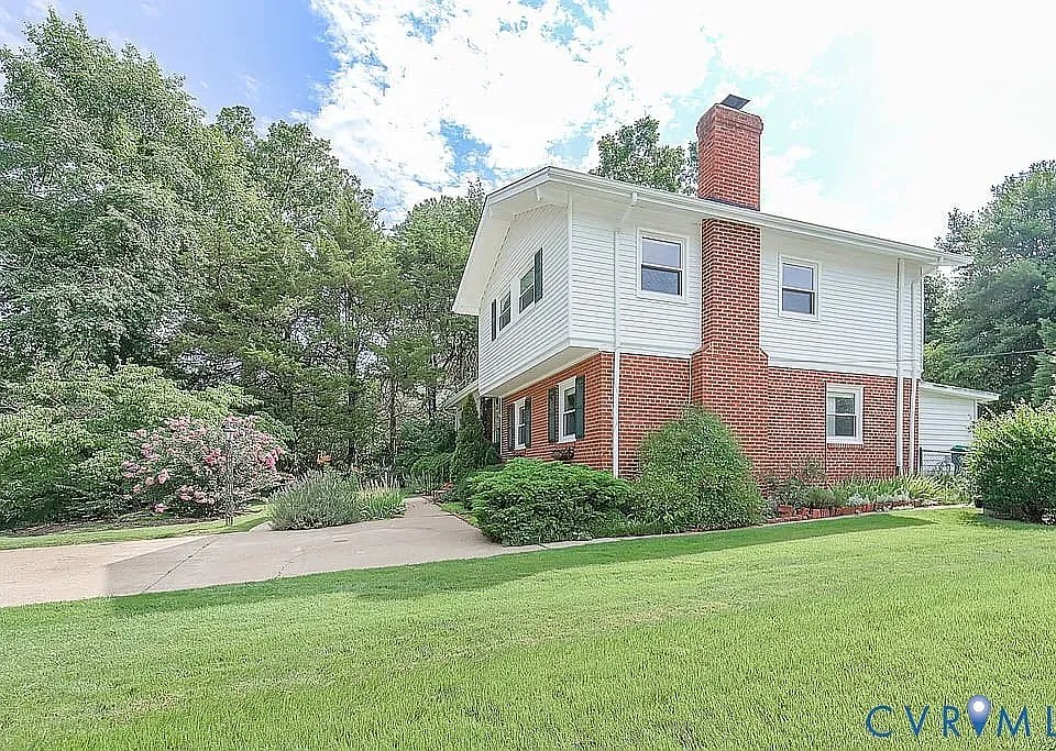 2203 Milbank Rd