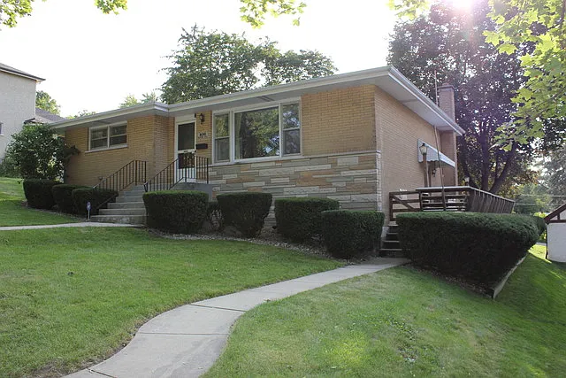 406 Singer Ave photo 1